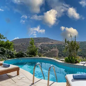 Elia Woodstone Elia (Crete)